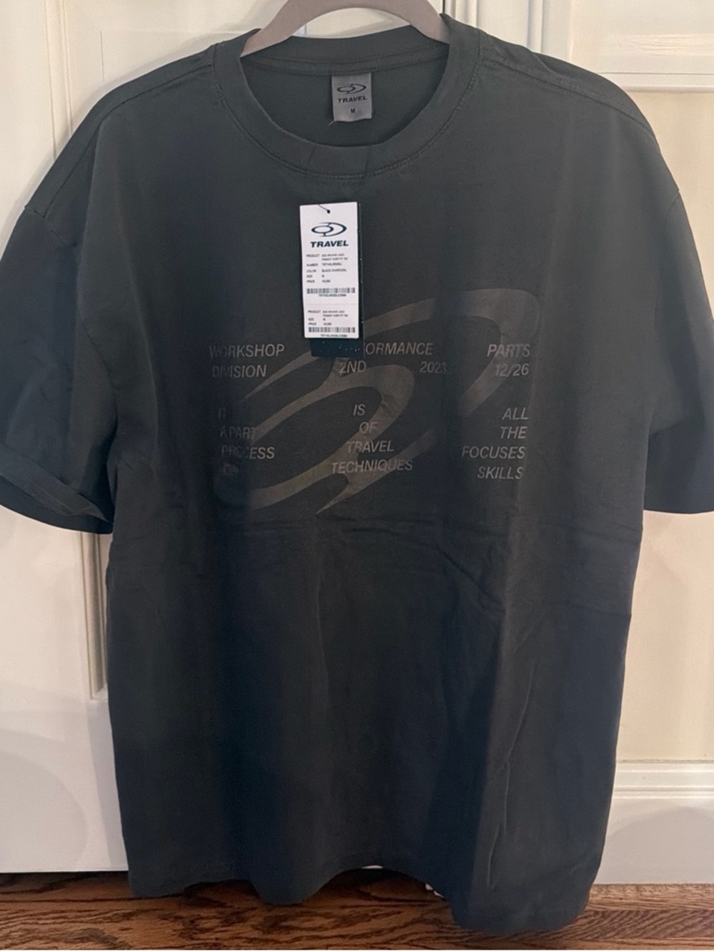 Travel Men's Charcoal Gray Graphic Crewneck Tee